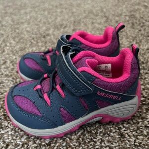 Merrell Toddler hiking shoes, size 5